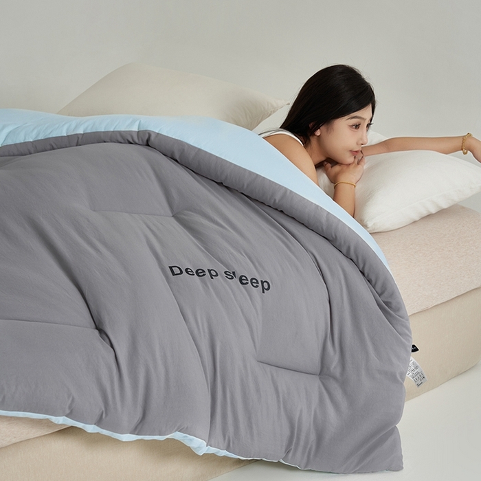 91家纺网 家纺一手货源 找家纺 闲鱼家纺 2025新款某朵同款深睡眠2.0冬被被子被芯 浅灰+克莱因蓝