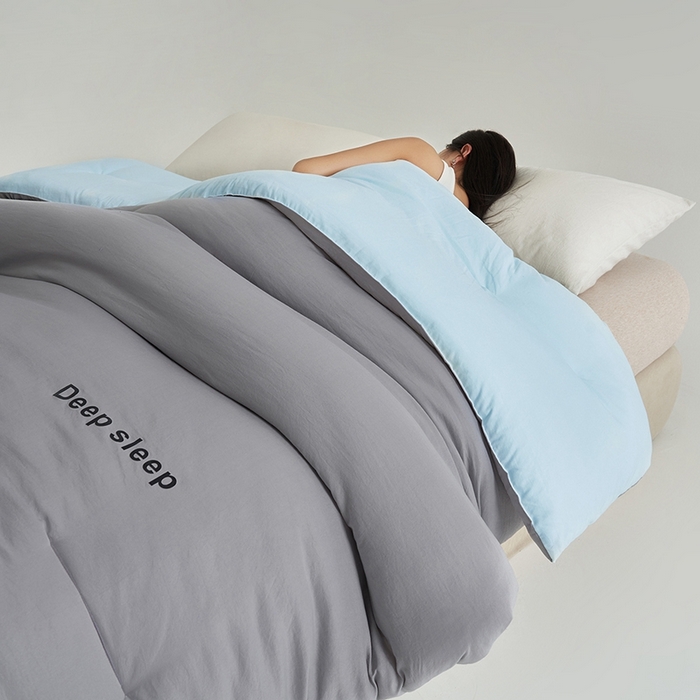 91家纺网 家纺一手货源 找家纺 闲鱼家纺 2025新款某朵同款深睡眠2.0冬被被子被芯 浅灰+克莱因蓝