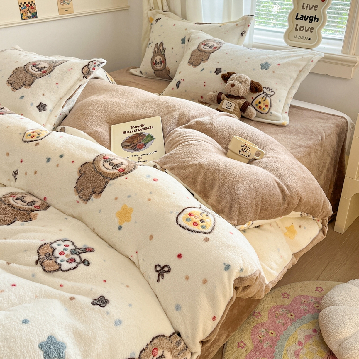 91家纺网 家纺一手货源 找家纺 川悦生活2025新款立体雪花绒印花大床四件套系列二场景二 巧克力宝贝