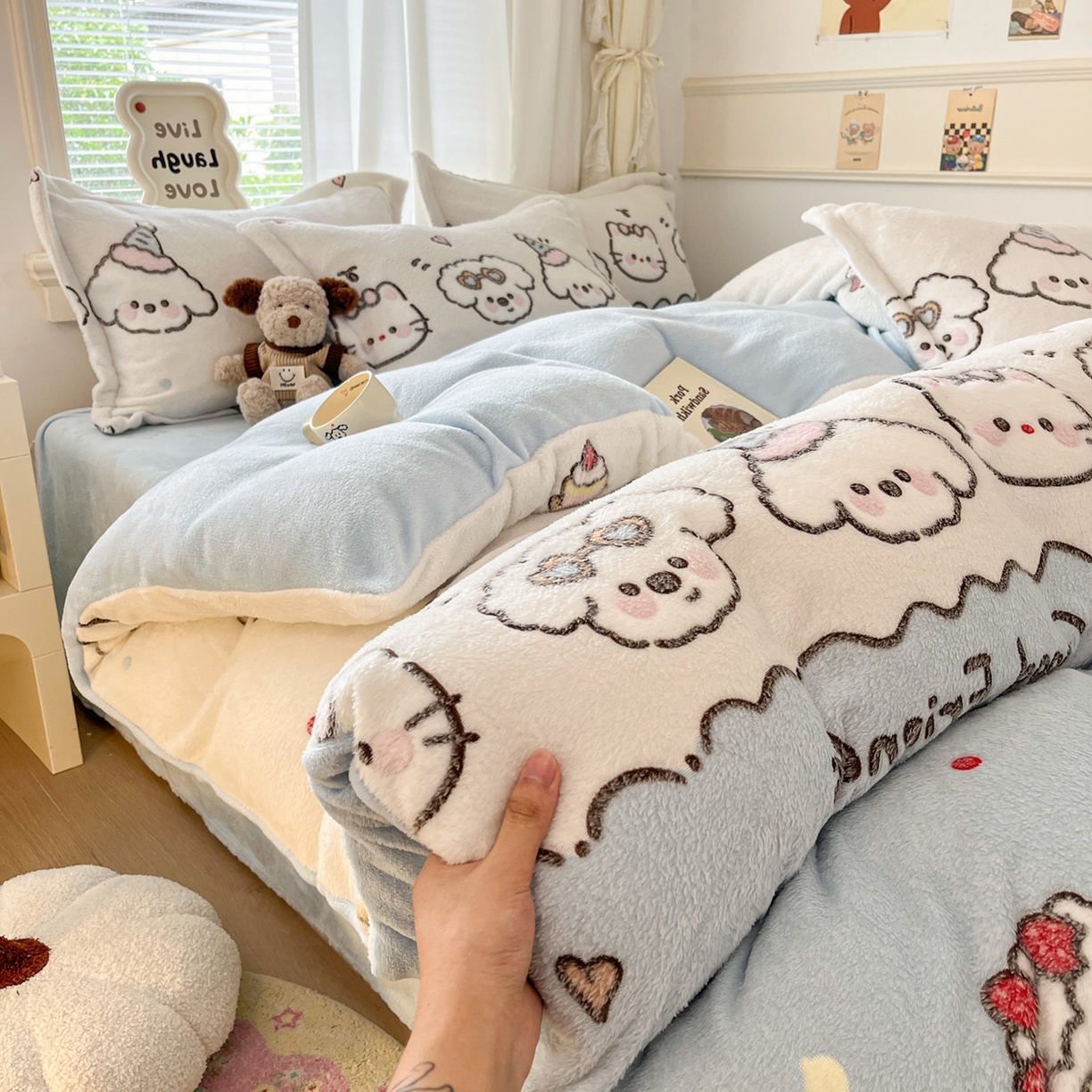 91家纺网 家纺一手货源 找家纺 川悦生活2025新款立体雪花绒印花大床四件套系列二场景二 快乐派对