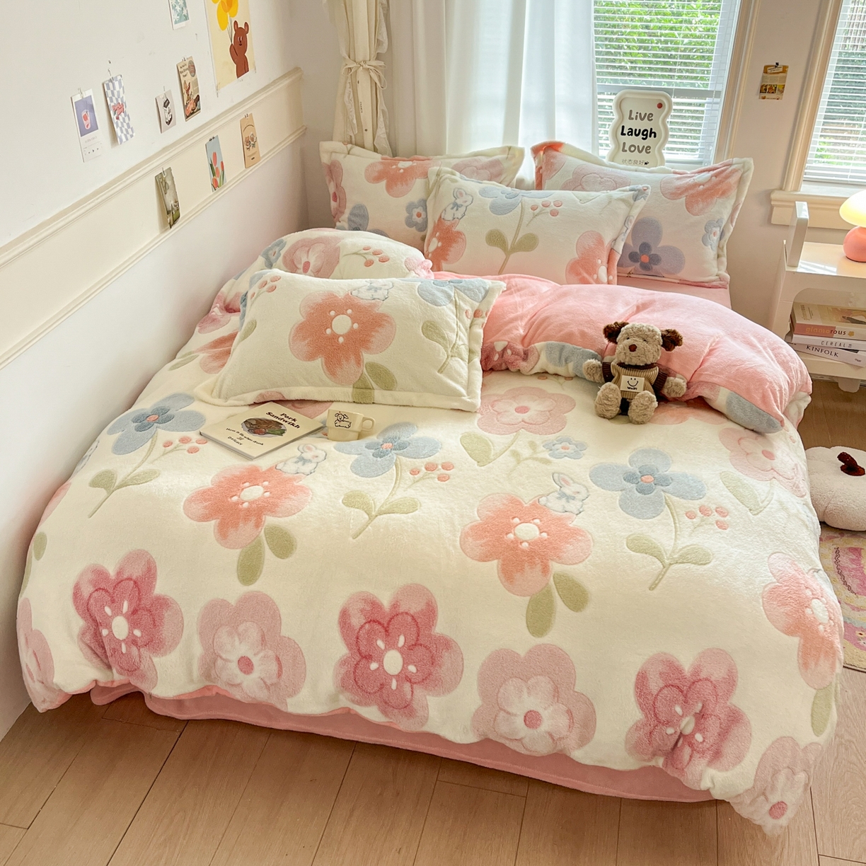 91家纺网 家纺一手货源 找家纺 川悦生活2025新款立体雪花绒印花大床四件套系列二场景二 半眠小兔