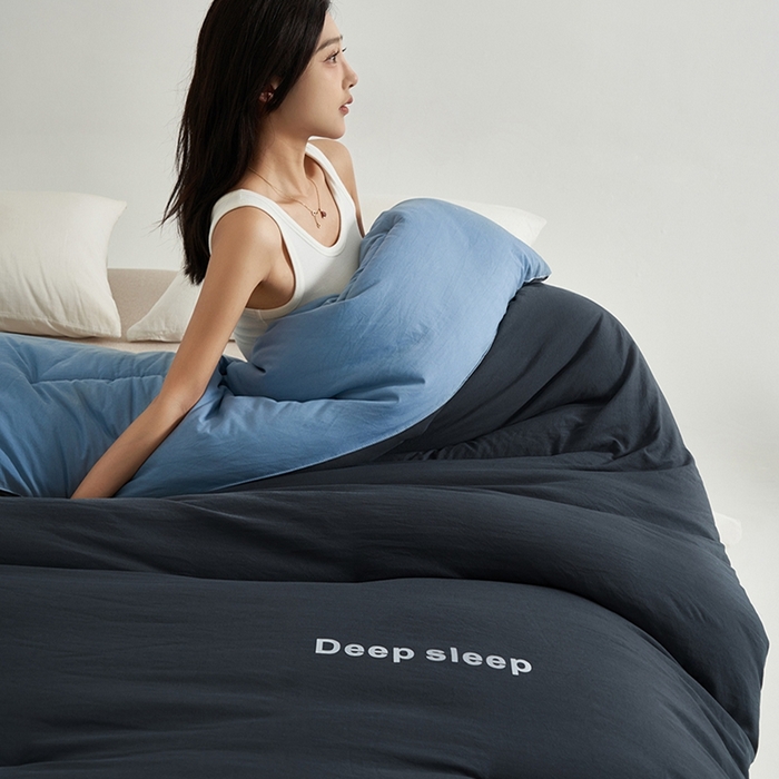 91家纺网 家纺一手货源 找家纺 闲鱼家纺 2025新款某朵同款深睡眠2.0冬被被子被芯 深灰+普鲁士蓝