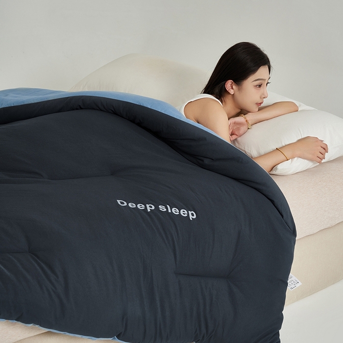 91家纺网 家纺一手货源 找家纺 闲鱼家纺 2025新款某朵同款深睡眠2.0冬被被子被芯 深灰+普鲁士蓝