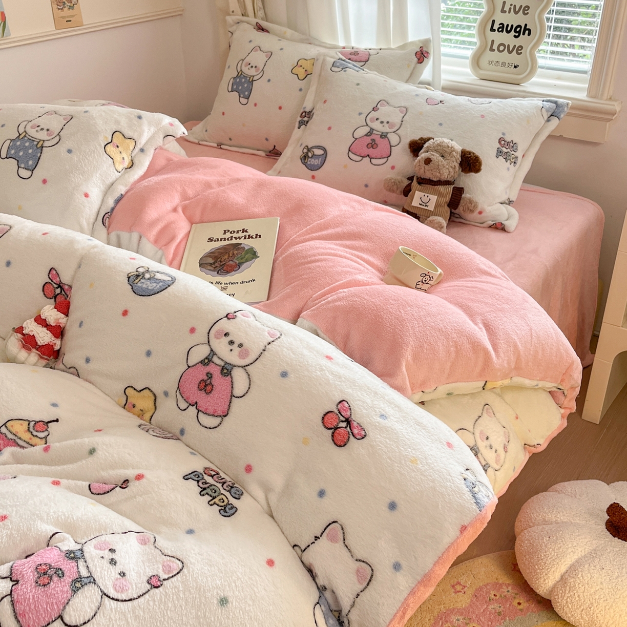 91家纺网 家纺一手货源 找家纺 川悦生活2025新款立体雪花绒印花大床四件套系列二场景二 派对西高地