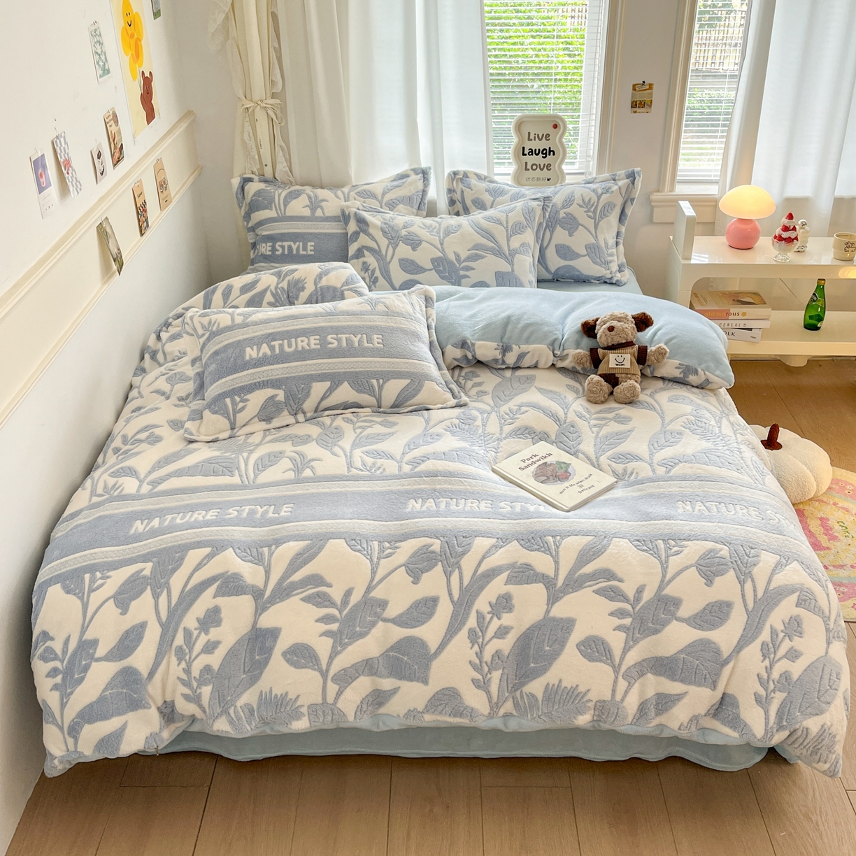 91家纺网 家纺一手货源 找家纺 川悦生活2025新款立体雪花绒印花大床四件套系列二场景二 月桂-蓝