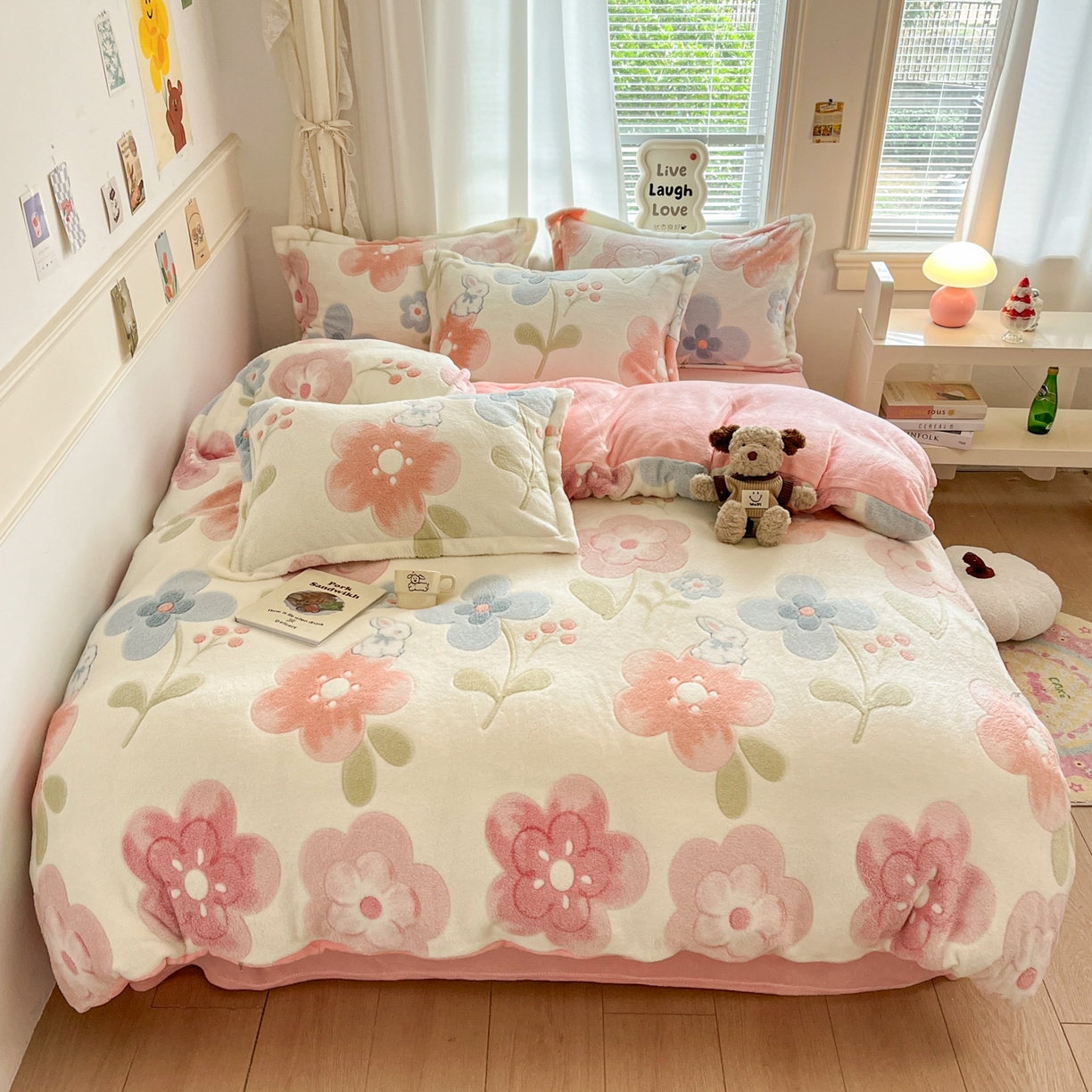 91家纺网 家纺一手货源 找家纺 川悦生活2025新款立体雪花绒印花大床四件套系列二场景二 半眠小兔