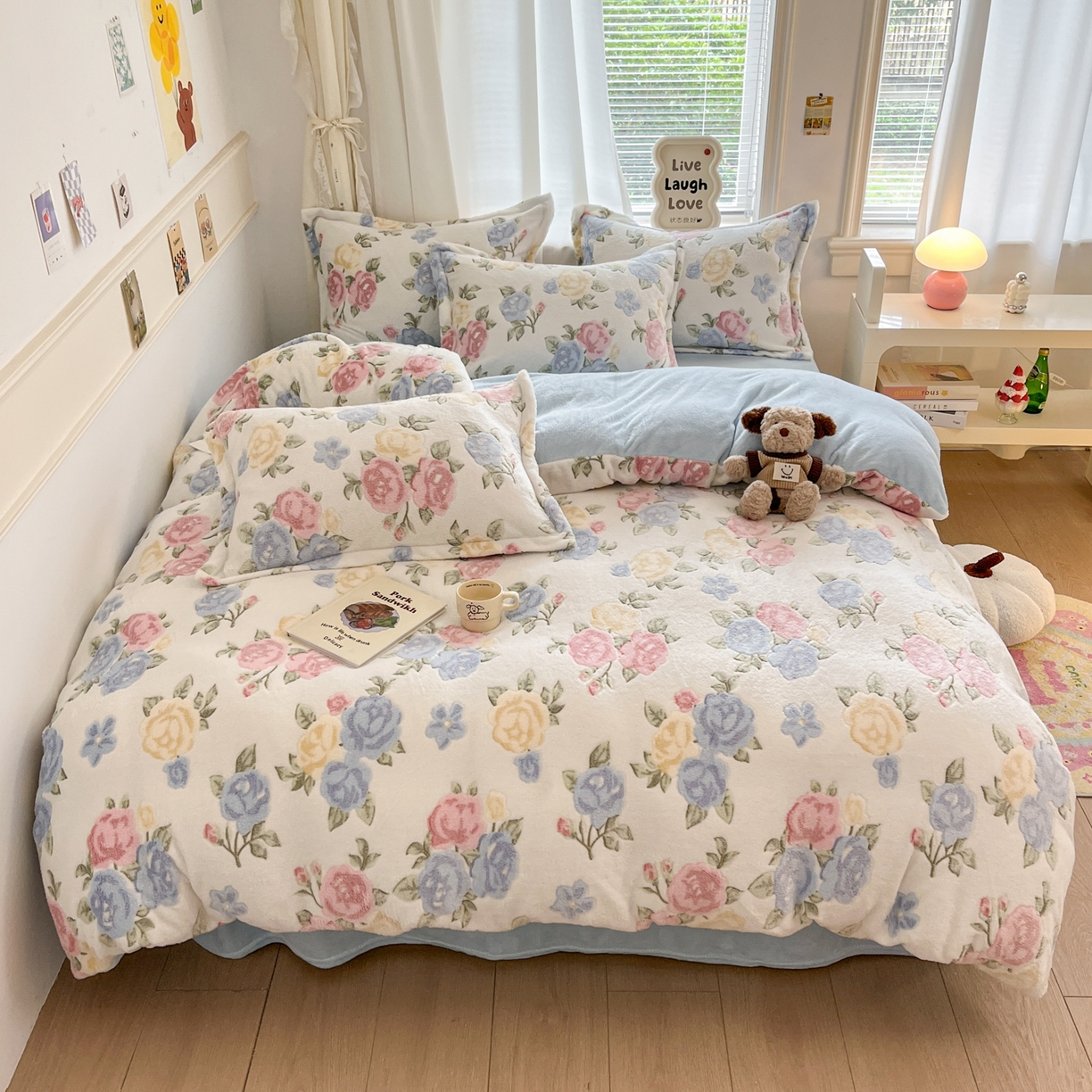 91家纺网 家纺一手货源 找家纺 川悦生活2025新款立体雪花绒印花大床四件套系列二场景二 西柚花花