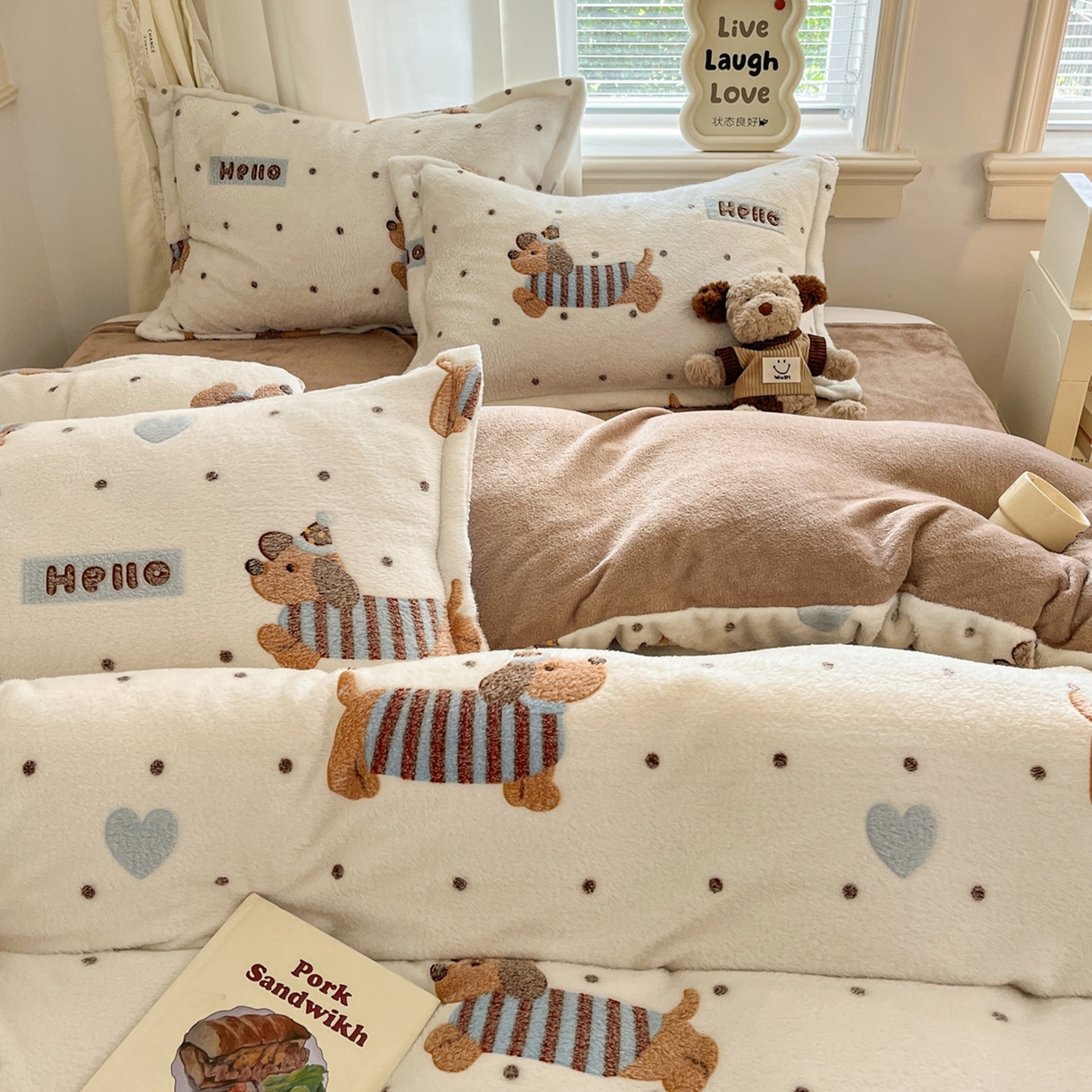 91家纺网 家纺一手货源 找家纺 川悦生活2025新款立体雪花绒印花大床四件套系列二场景二 腊肠小点