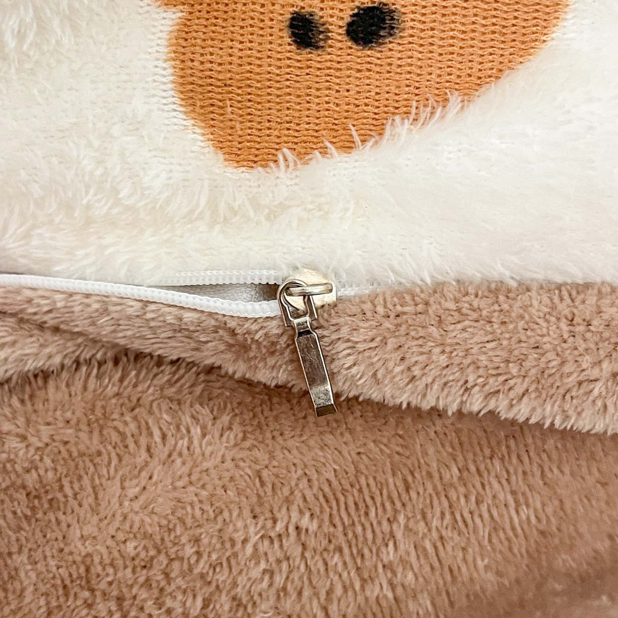 91家纺网 家纺一手货源 找家纺 川悦生活2025新款立体雪花绒印花大床四件套系列二场景二 豆奶小熊