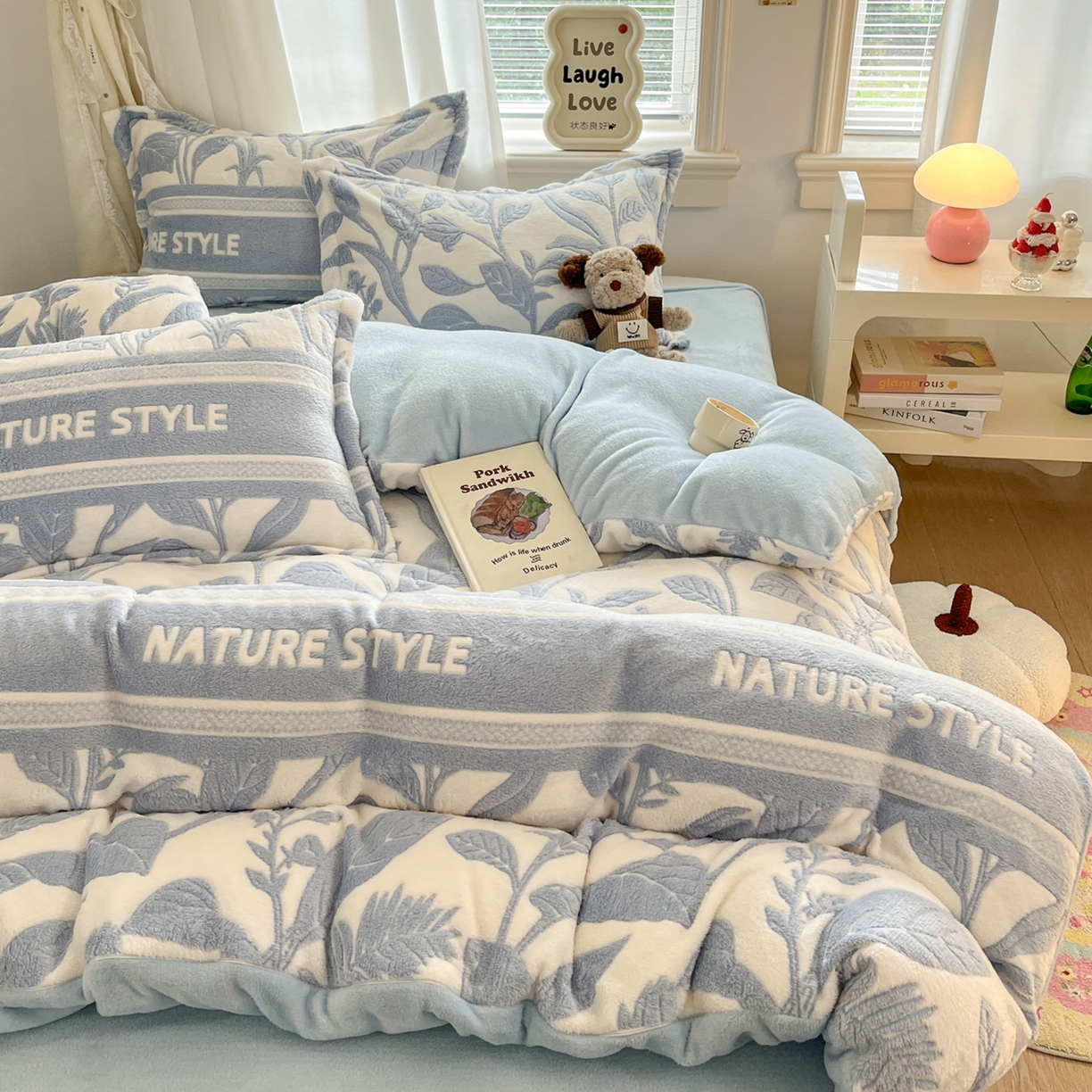 91家纺网 家纺一手货源 找家纺 川悦生活2025新款立体雪花绒印花大床四件套系列二场景二 月桂-蓝