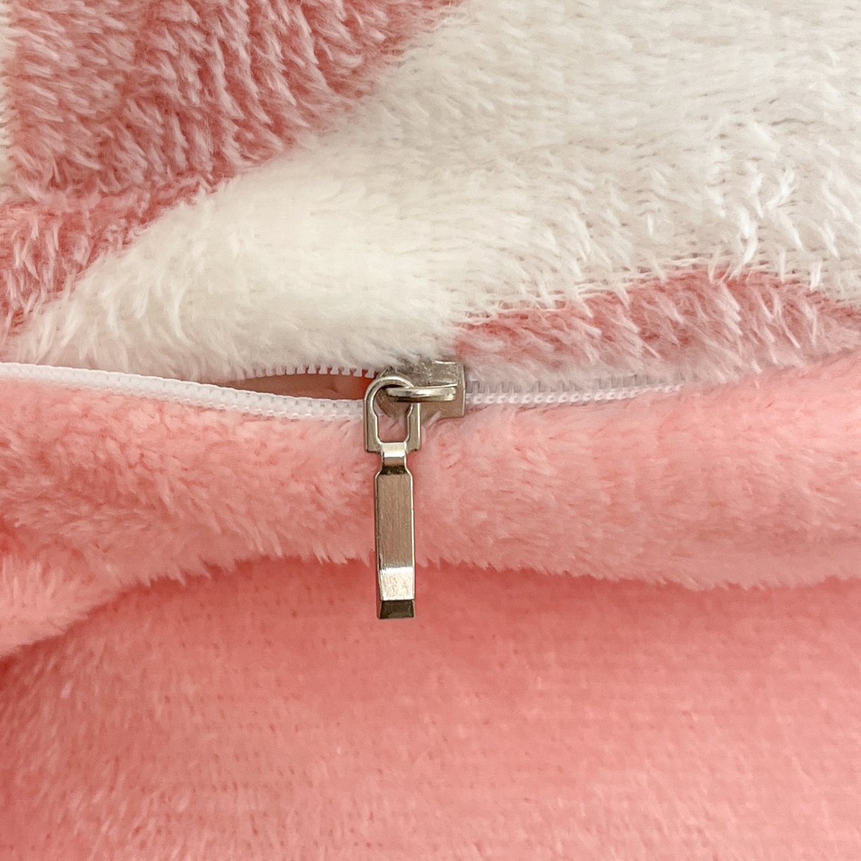 91家纺网 家纺一手货源 找家纺 川悦生活2025新款立体雪花绒印花大床四件套系列二场景二 月桂-粉