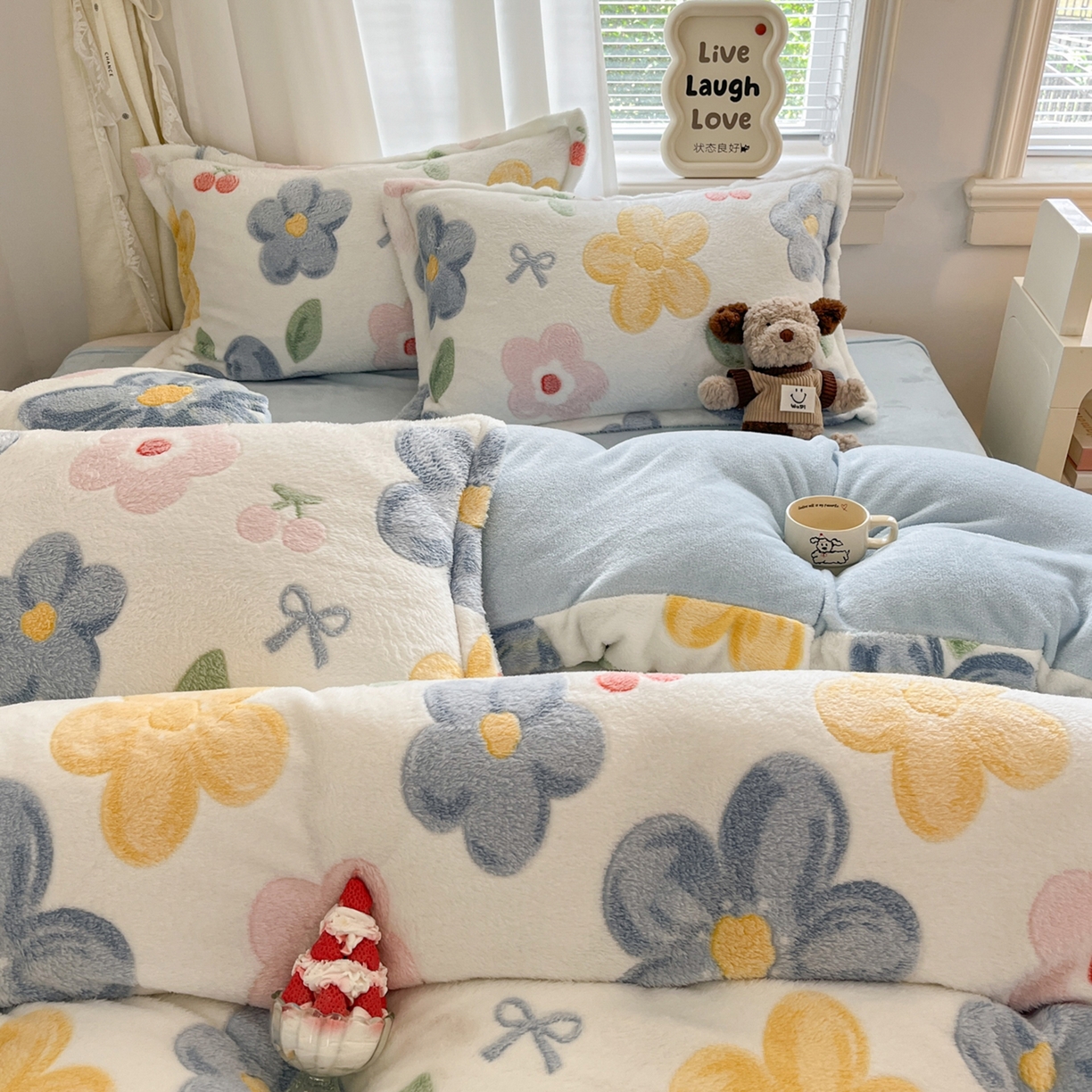 91家纺网 家纺一手货源 找家纺 川悦生活2025新款立体雪花绒印花大床四件套系列二场景二 半暖花朵