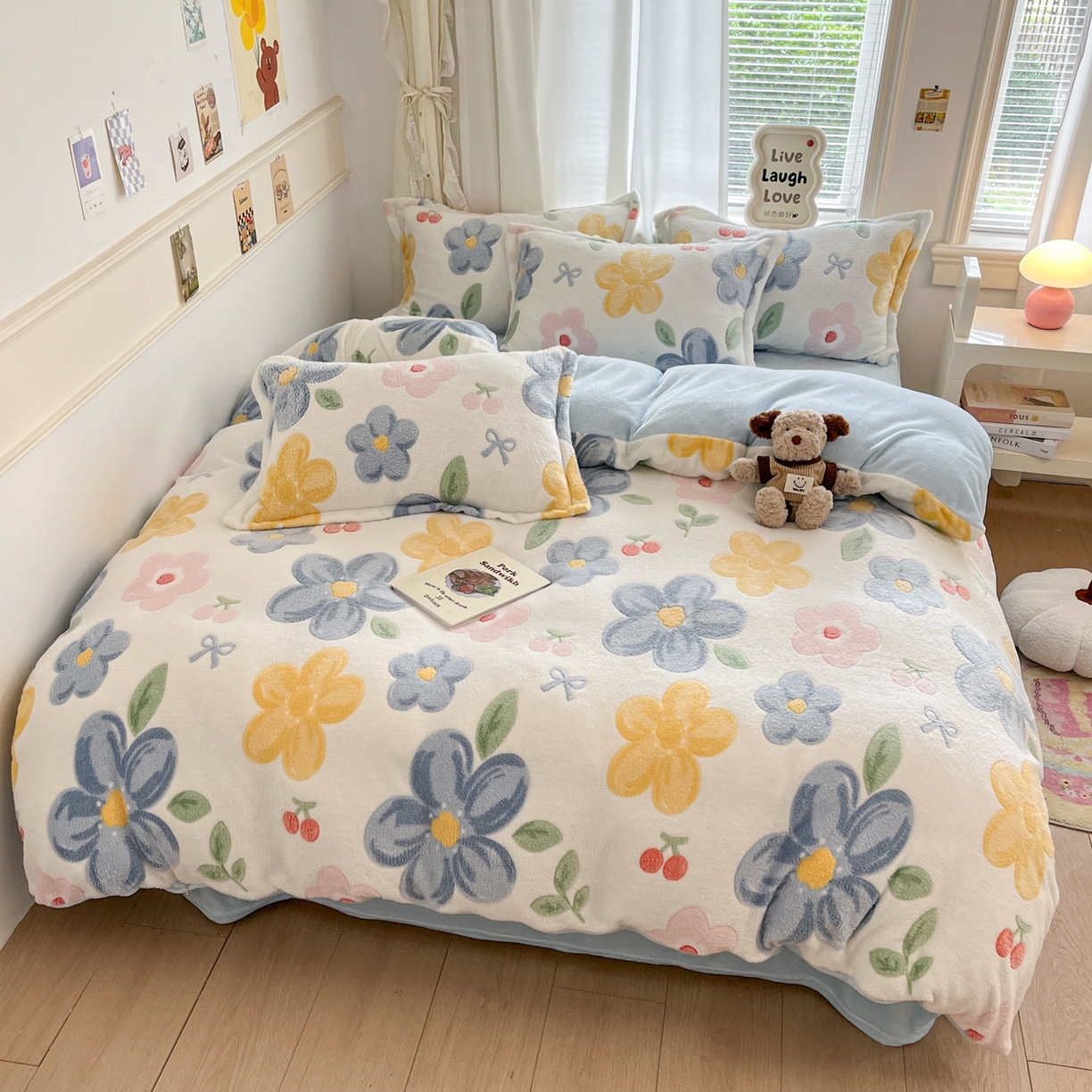 91家纺网 家纺一手货源 找家纺 川悦生活2025新款立体雪花绒印花大床四件套系列二场景二 半暖花朵