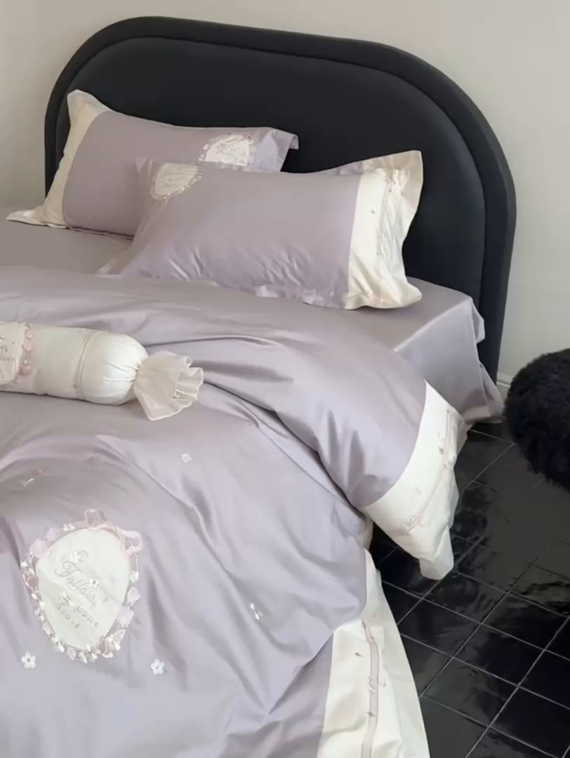 91家纺网 家纺一手货源 找家纺 鹿班家居2025新款秋冬100S长绒棉精密刺绣系列——浅梦落樱(标准会员-20） 紫色