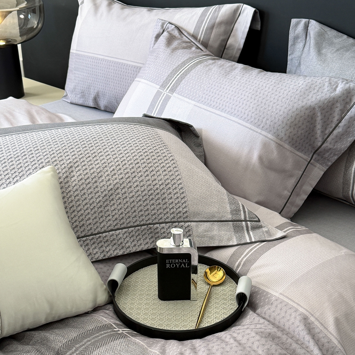 91家纺网 家纺一手货源 找家纺 清雅福2025新款A类全棉磨毛数码印花四件套 彼斯堡·灰