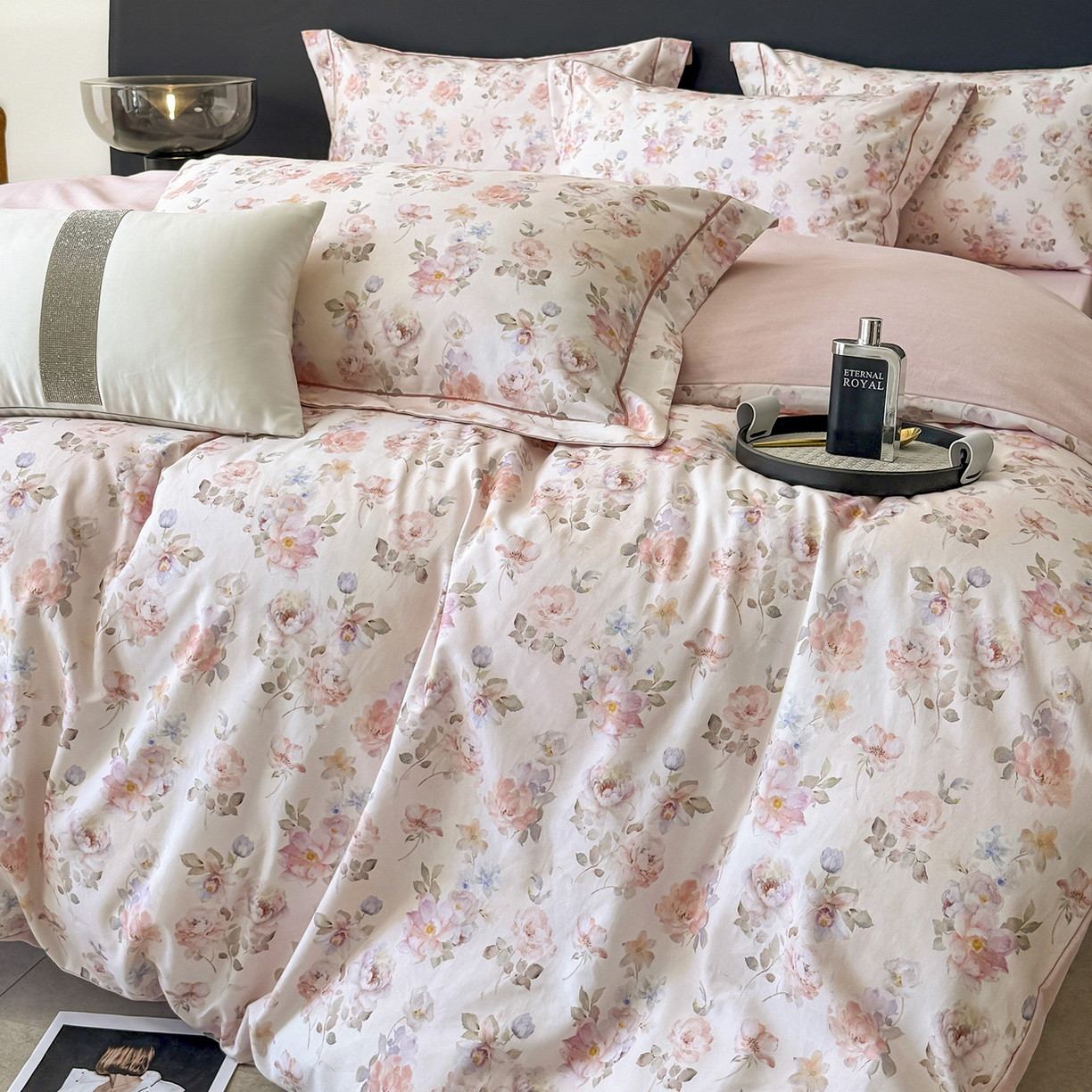 91家纺网 家纺一手货源 找家纺 清雅福2025新款A类全棉磨毛数码印花四件套 花屿间·粉