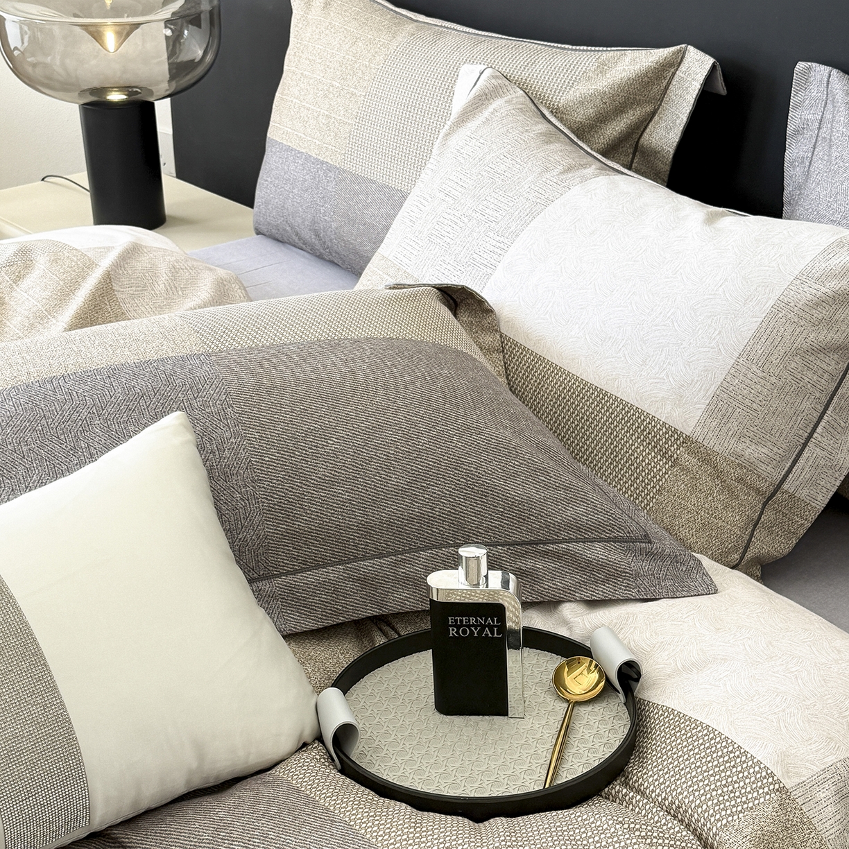 91家纺网 家纺一手货源 找家纺 清雅福2025新款A类全棉磨毛数码印花四件套 杰弗里·黄灰