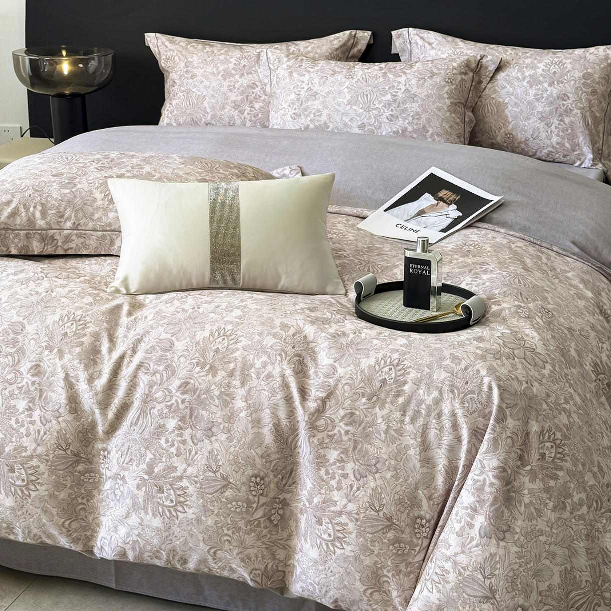 91家纺网 家纺一手货源 找家纺 清雅福2025新款A类全棉磨毛数码印花四件套 莉娅·灰