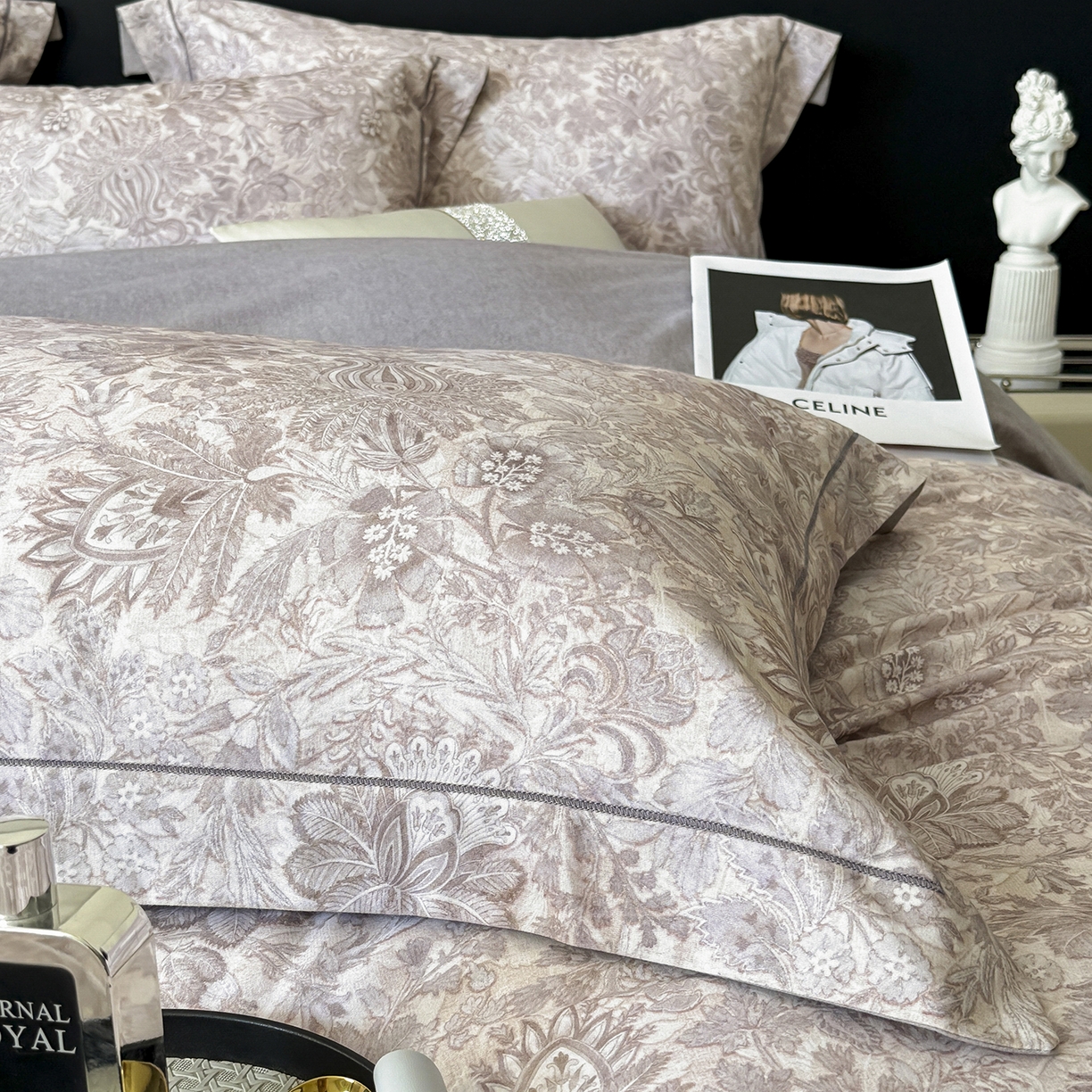 91家纺网 家纺一手货源 找家纺 清雅福2025新款A类全棉磨毛数码印花四件套 莉娅·灰