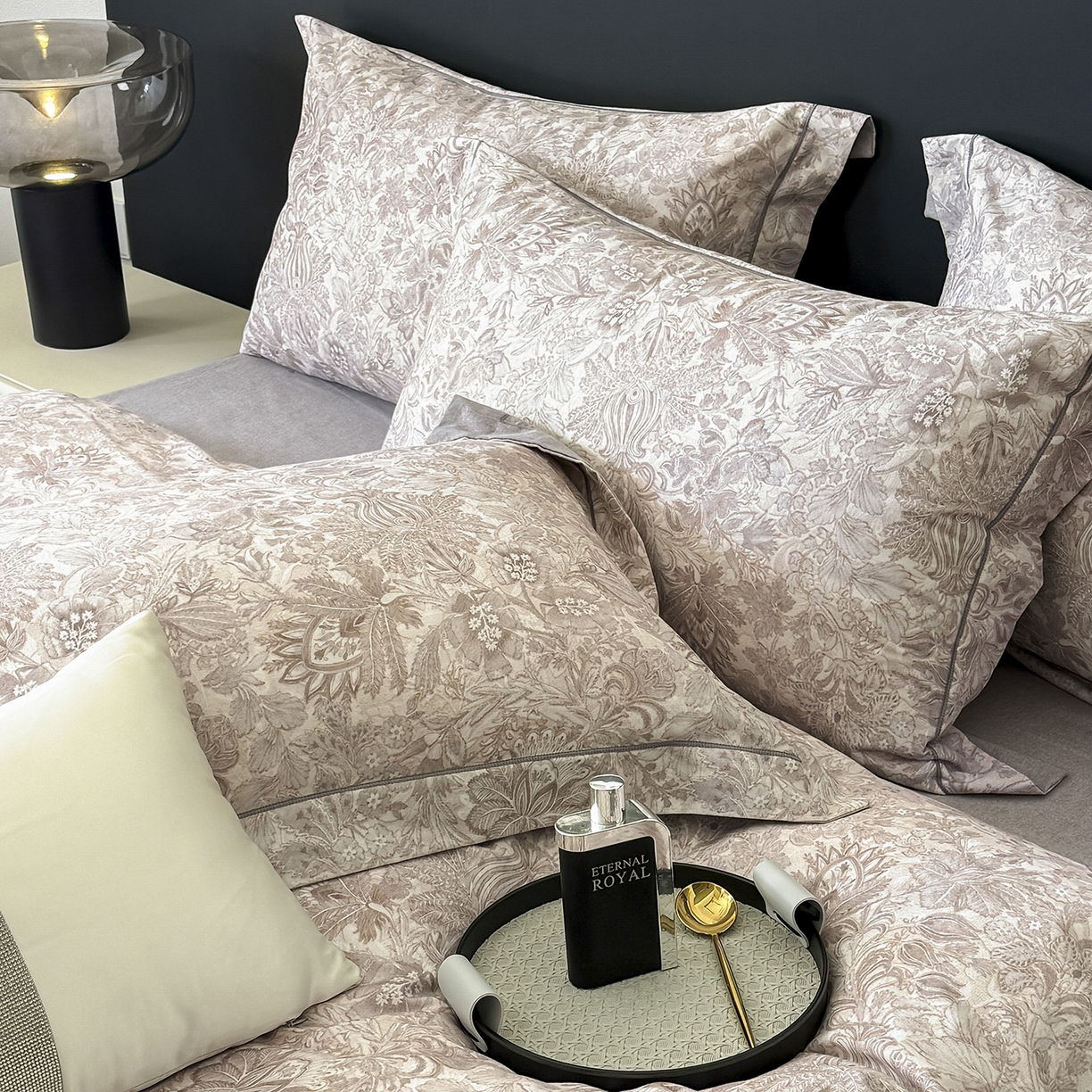 91家纺网 家纺一手货源 找家纺 清雅福2025新款A类全棉磨毛数码印花四件套 莉娅·灰