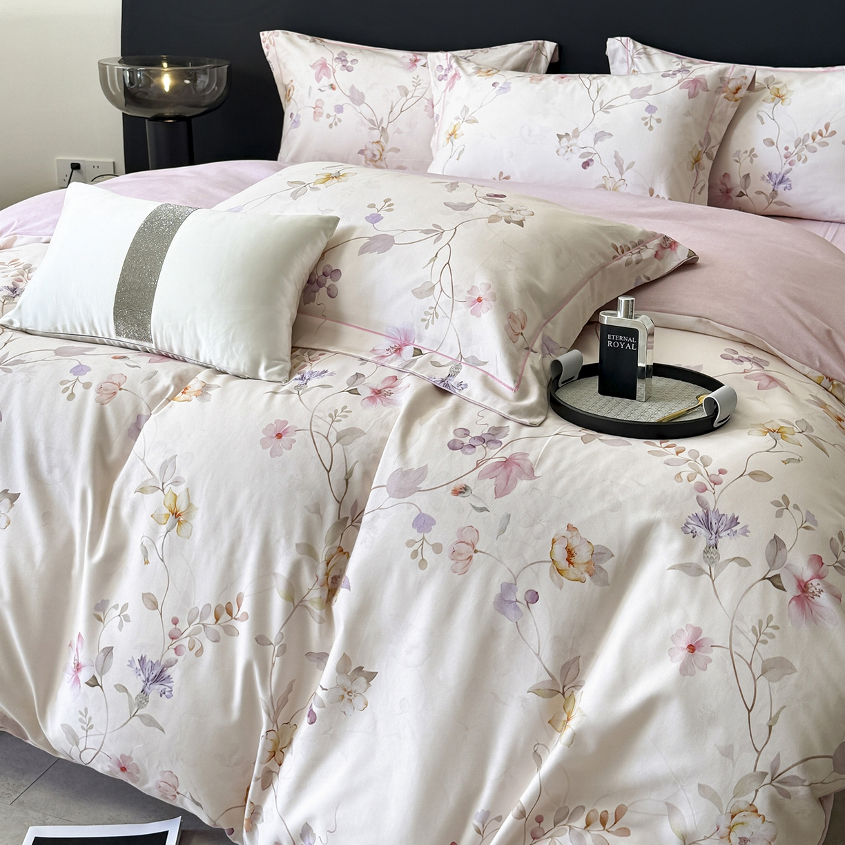 91家纺网 家纺一手货源 找家纺 清雅福2025新款A类全棉磨毛数码印花四件套 美兮浅香·粉