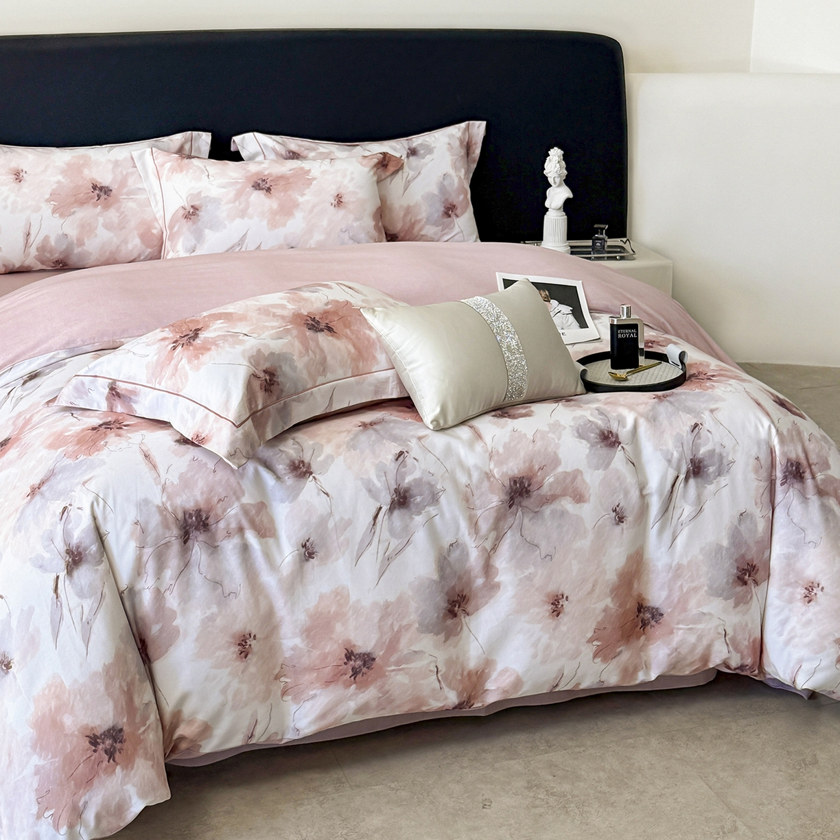 91家纺网 家纺一手货源 找家纺 清雅福2025新款A类全棉磨毛数码印花四件套 梦萦·红