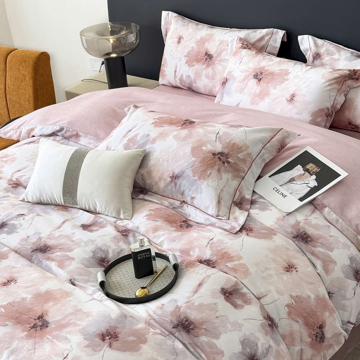 91家纺网 家纺一手货源 找家纺 清雅福2025新款A类全棉磨毛数码印花四件套 梦萦·红