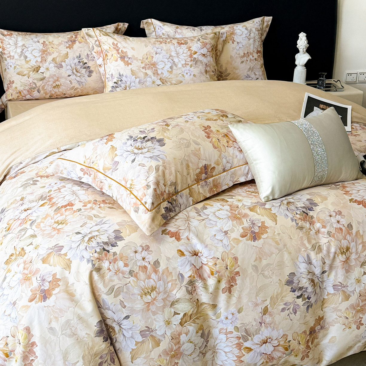 91家纺网 家纺一手货源 找家纺 清雅福2025新款A类全棉磨毛数码印花四件套 曲艺芳华