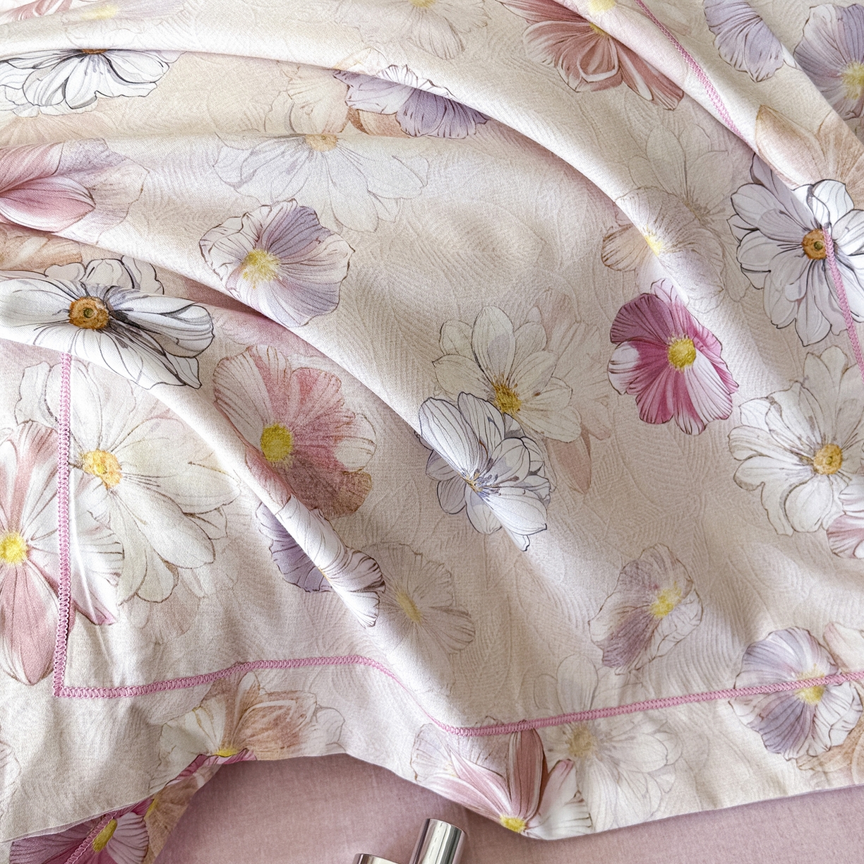 91家纺网 家纺一手货源 找家纺 清雅福2025新款A类全棉磨毛数码印花四件套 双花飘香