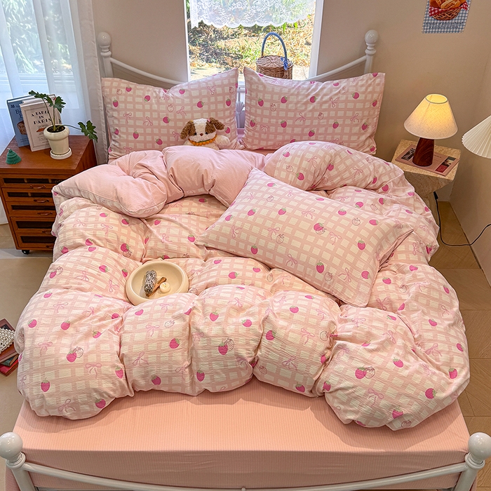 91家纺网 家纺一手货源 找家纺 颜选 2025春夏新款双层纱印花四件套 草莓蝴蝶结