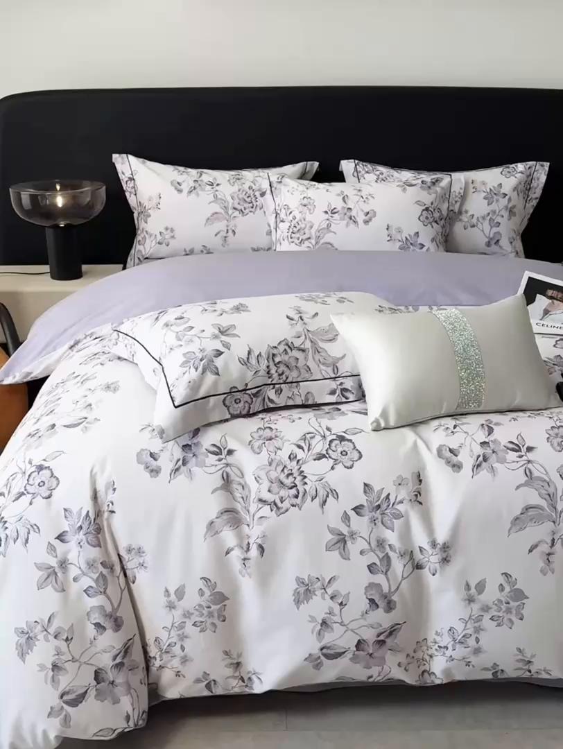 91家纺网 家纺一手货源 找家纺 清雅福2025新款A类全棉磨毛数码印花四件套 薇宁·白