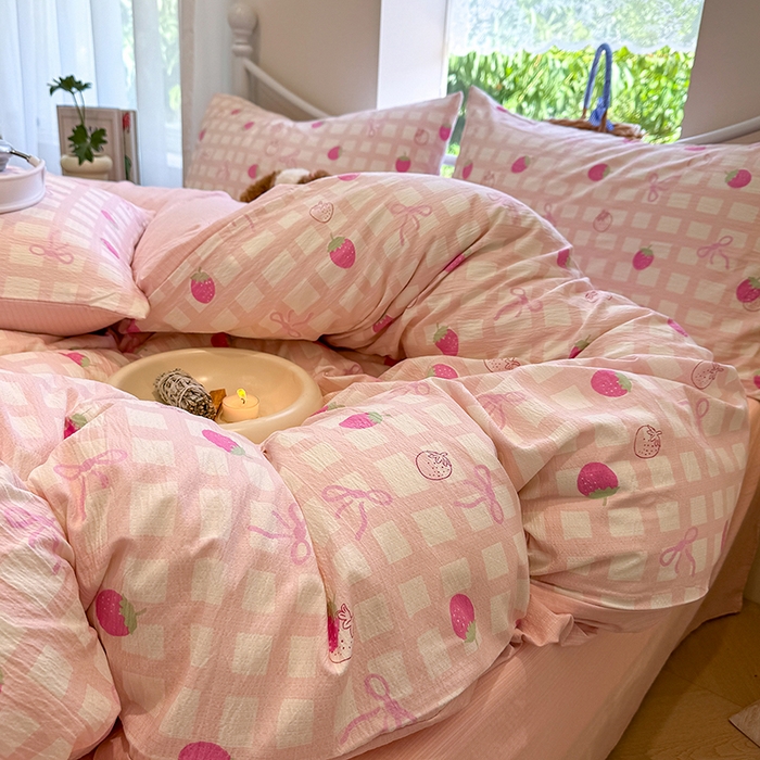 91家纺网 家纺一手货源 找家纺 颜选 2025春夏新款双层纱印花四件套 草莓蝴蝶结