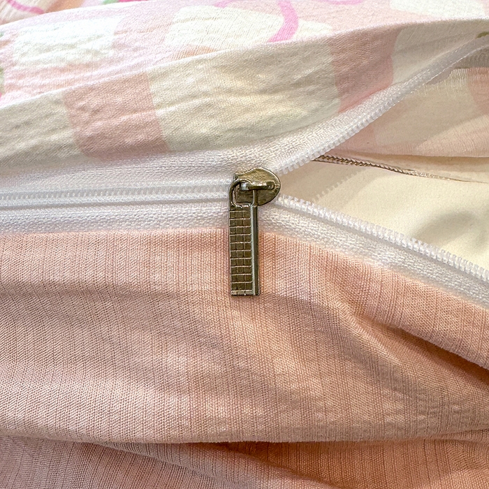 91家纺网 家纺一手货源 找家纺 颜选 2025春夏新款双层纱印花四件套 草莓蝴蝶结