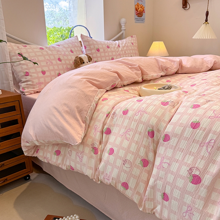 91家纺网 家纺一手货源 找家纺 颜选 2025春夏新款双层纱印花四件套 草莓蝴蝶结