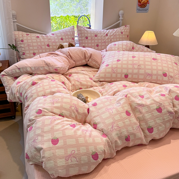 91家纺网 家纺一手货源 找家纺 颜选 2025春夏新款双层纱印花四件套 草莓蝴蝶结