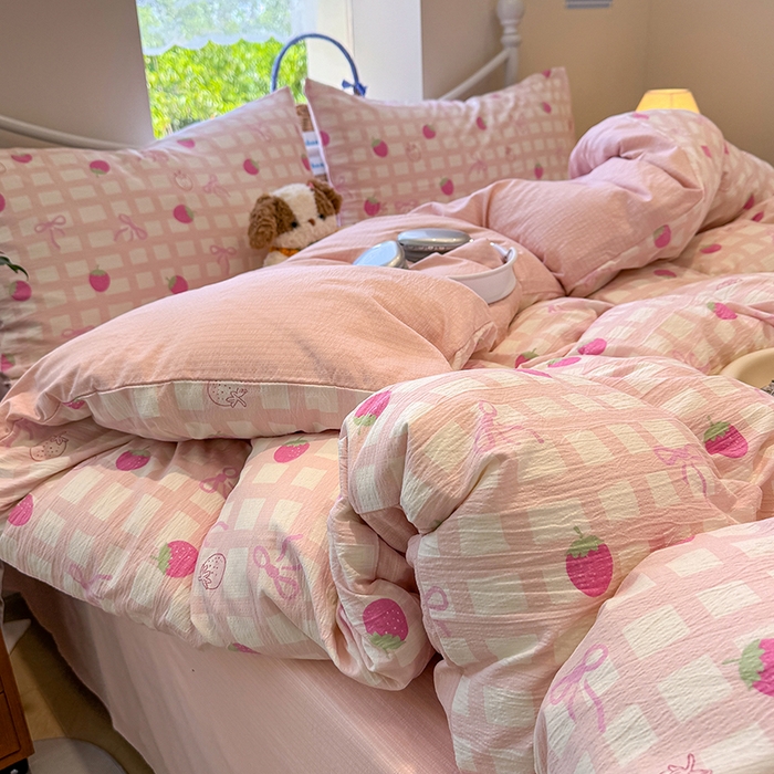 91家纺网 家纺一手货源 找家纺 颜选 2025春夏新款双层纱印花四件套 草莓蝴蝶结