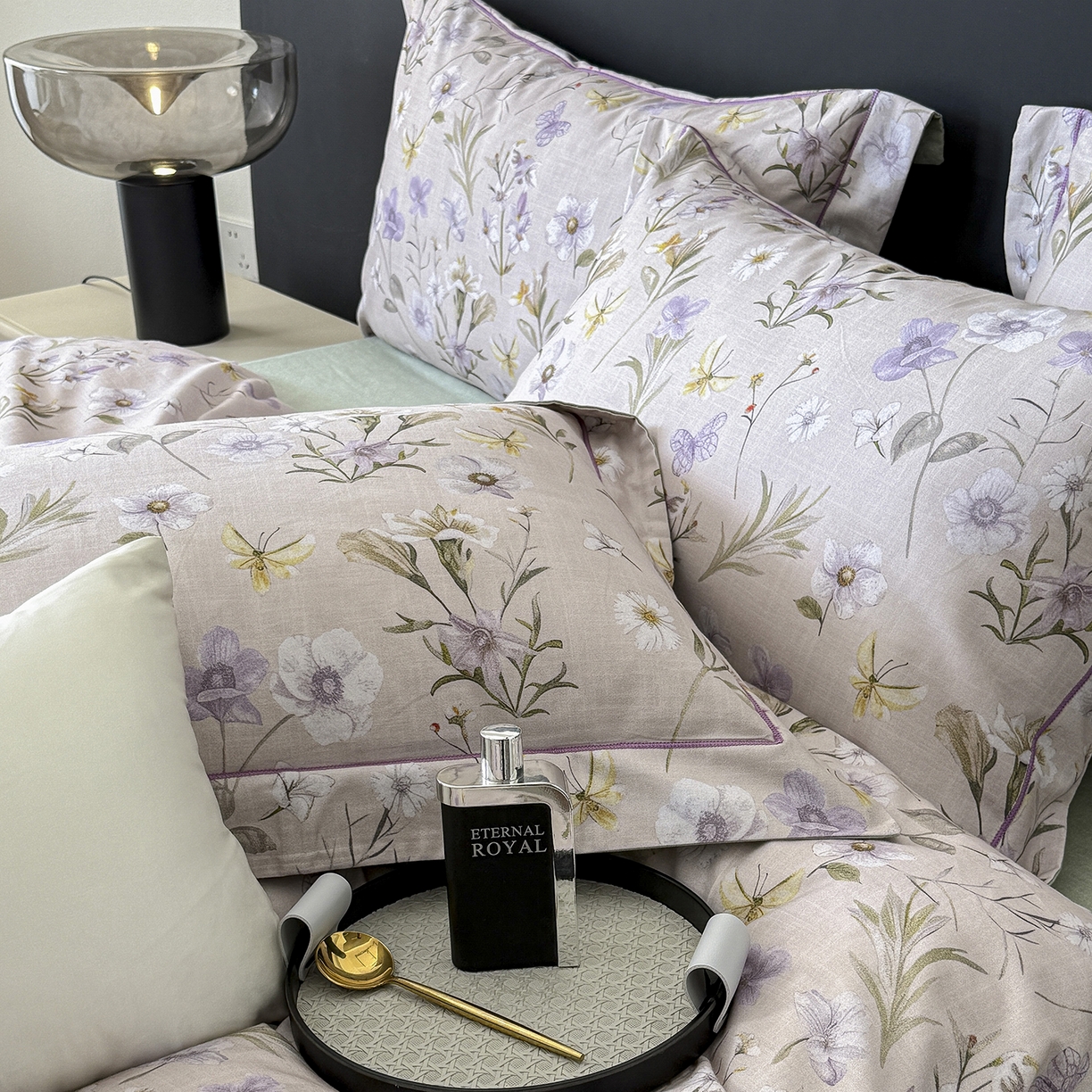 91家纺网 家纺一手货源 找家纺 清雅福2025新款A类全棉磨毛数码印花四件套 唯有暗香·灰