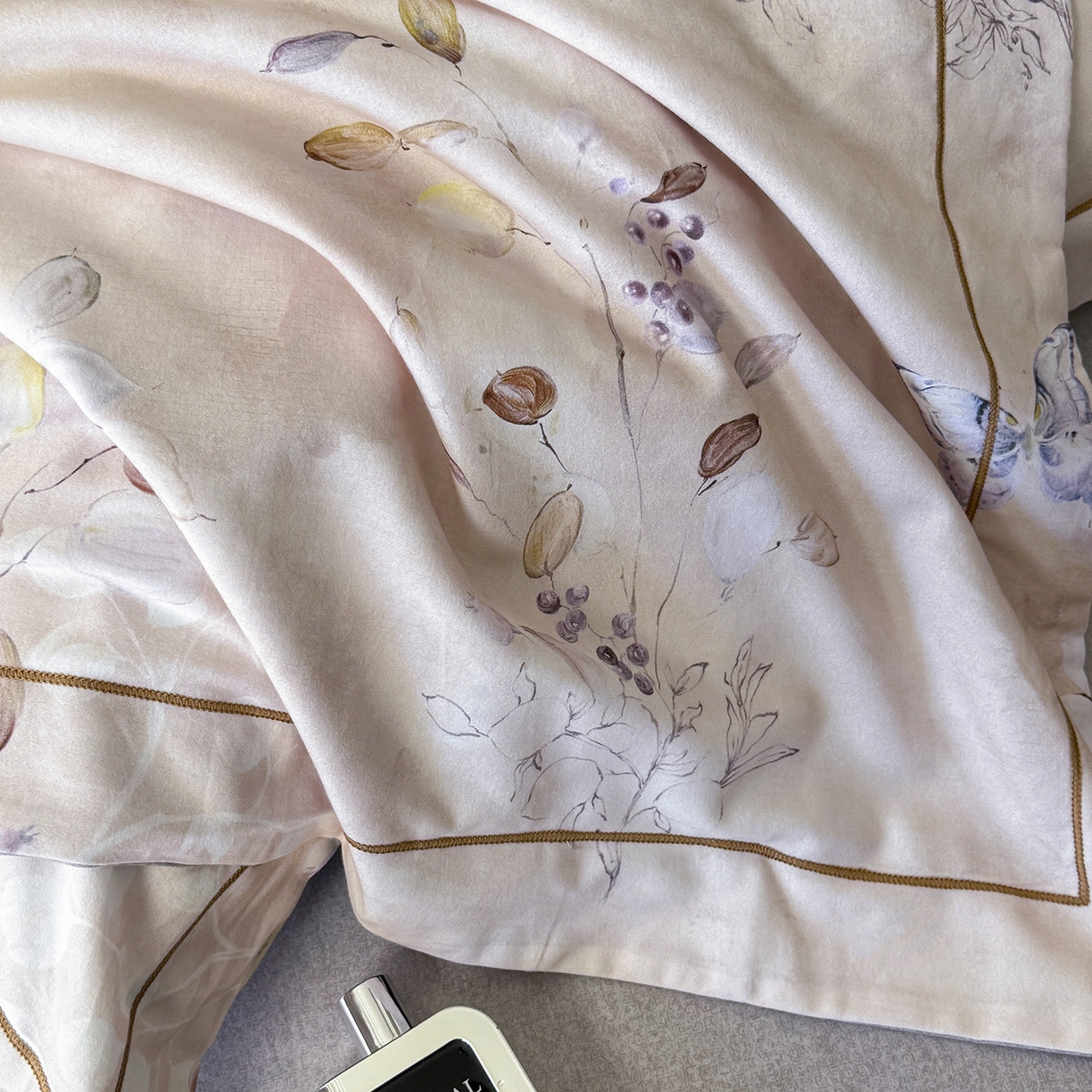 91家纺网 家纺一手货源 找家纺 清雅福2025新款A类全棉磨毛数码印花四件套 叶漫·粉