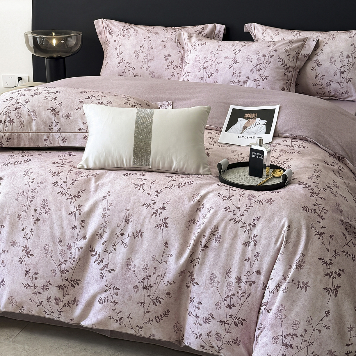 91家纺网 家纺一手货源 找家纺 清雅福2025新款A类全棉磨毛数码印花四件套 织梦·粉紫