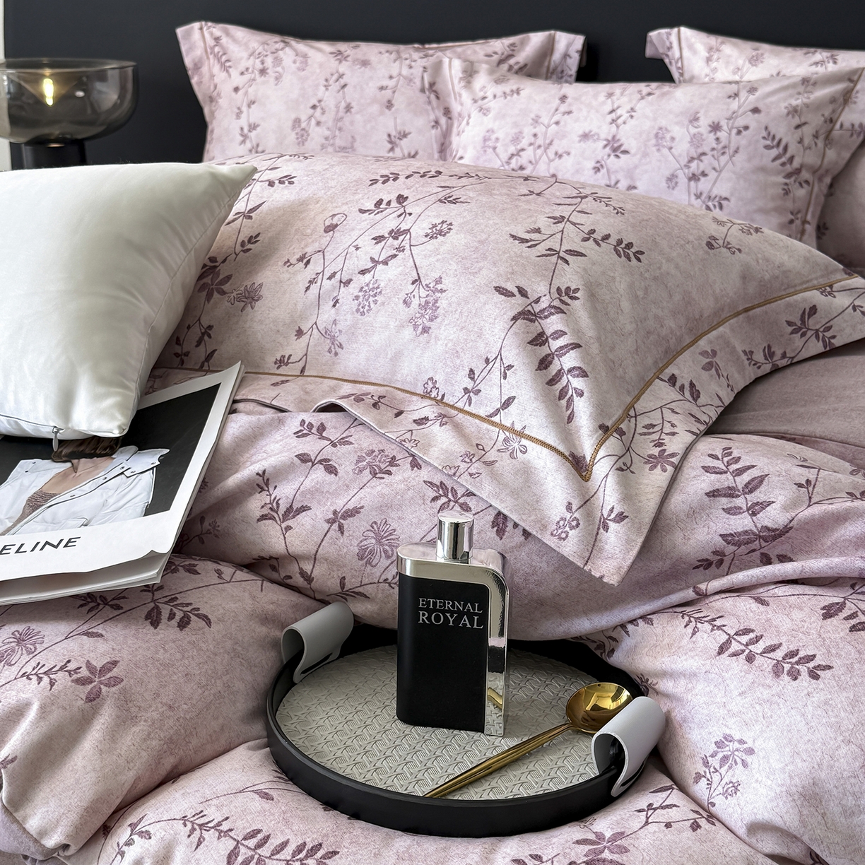 91家纺网 家纺一手货源 找家纺 清雅福2025新款A类全棉磨毛数码印花四件套 织梦·粉紫