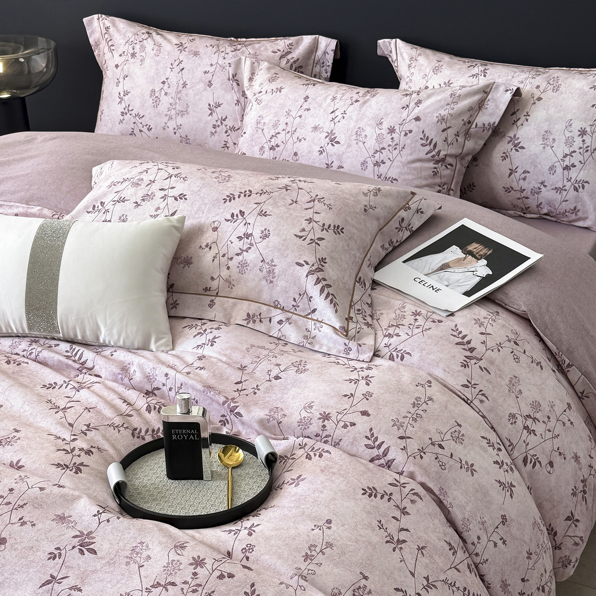 91家纺网 家纺一手货源 找家纺 清雅福2025新款A类全棉磨毛数码印花四件套 织梦·粉紫