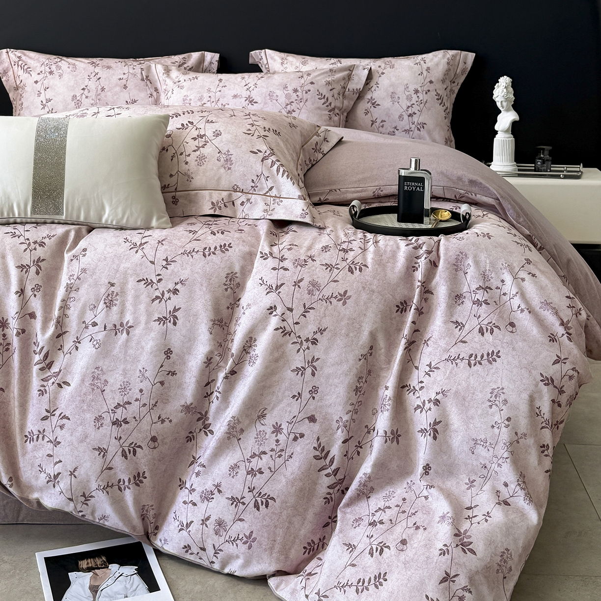 91家纺网 家纺一手货源 找家纺 清雅福2025新款A类全棉磨毛数码印花四件套 织梦·粉紫