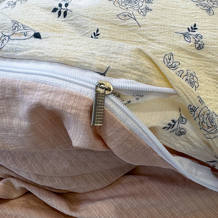 91家纺网 家纺一手货源 找家纺 颜选 2025春夏新款双层纱印花四件套 素笺花语