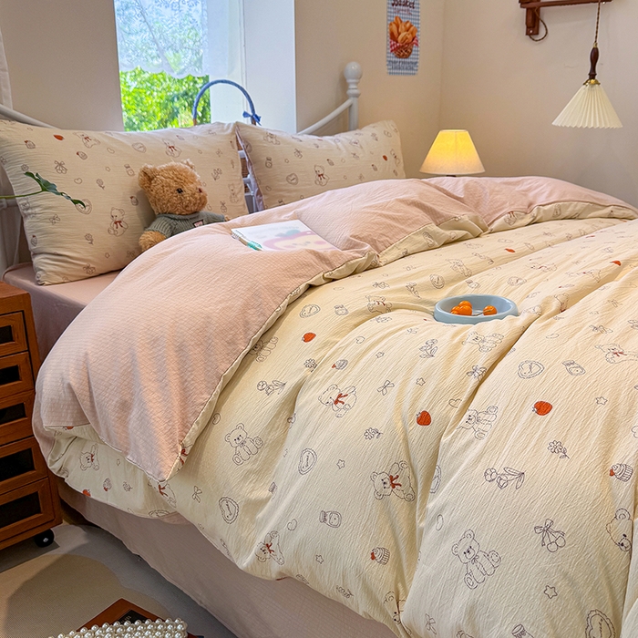 91家纺网 家纺一手货源 找家纺 颜选 2025春夏新款双层纱印花四件套 玩偶幻想曲