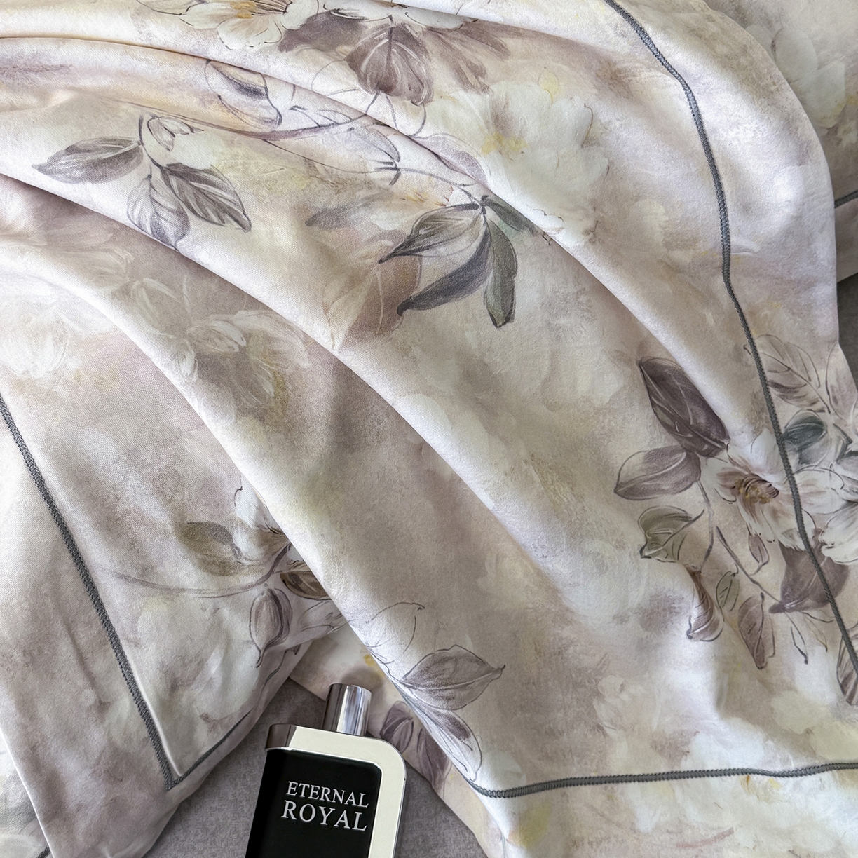 91家纺网 家纺一手货源 找家纺 清雅福2025新款A类全棉磨毛数码印花四件套 栀晓·咖