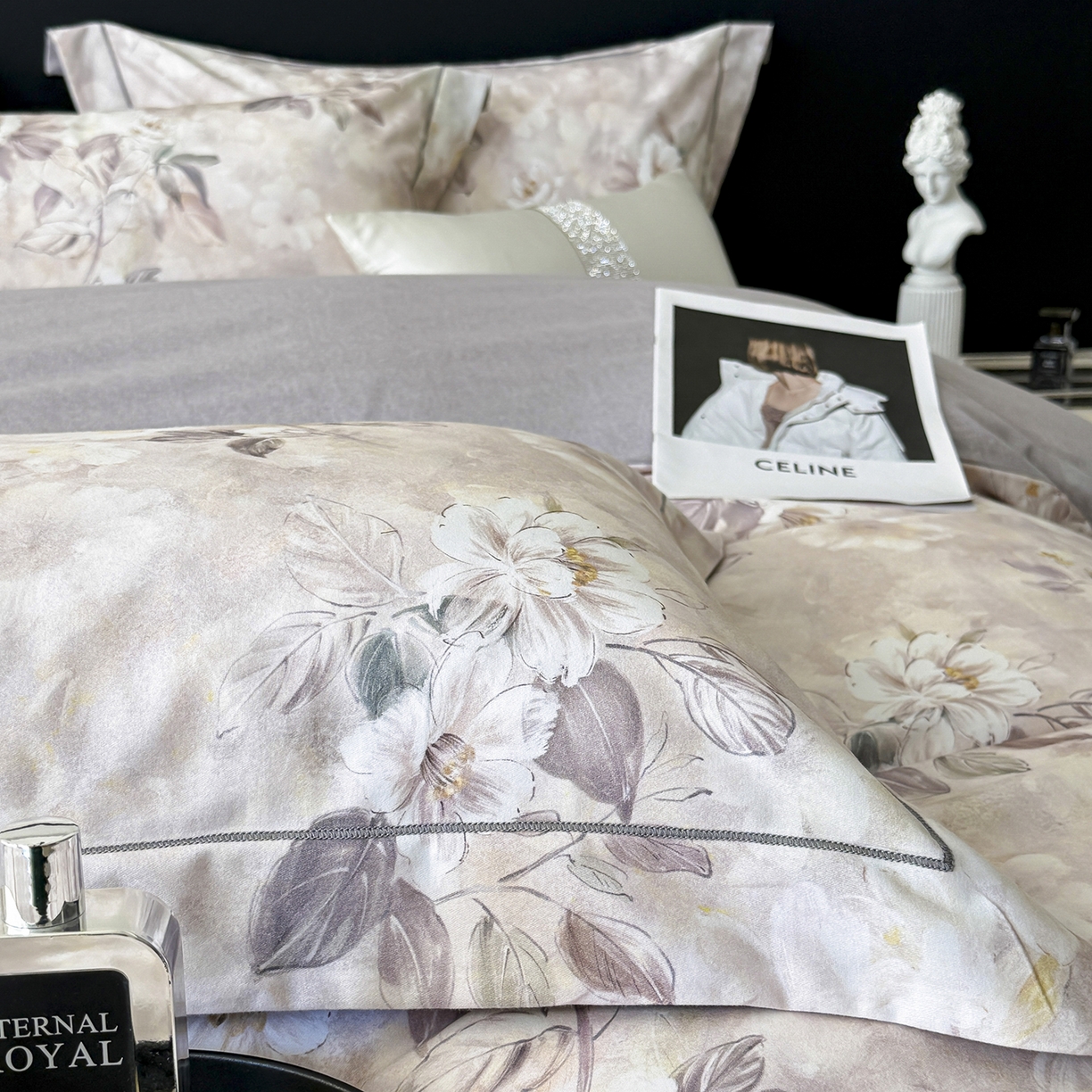 91家纺网 家纺一手货源 找家纺 清雅福2025新款A类全棉磨毛数码印花四件套 栀晓·咖