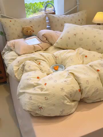 91家纺网 家纺一手货源 找家纺 颜选 2025春夏新款双层纱印花四件套 玩偶幻想曲