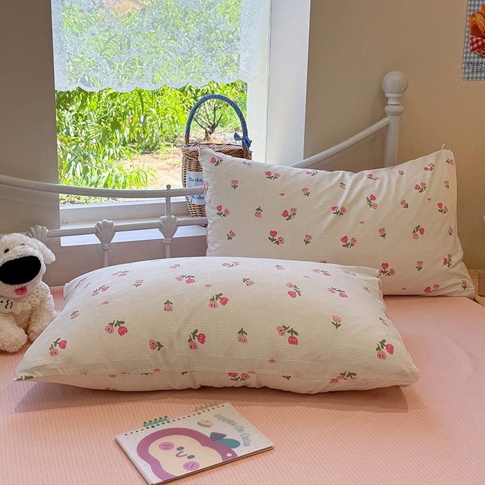 91家纺网 家纺一手货源 找家纺 颜选 2025春夏新款双层纱印花四件套 相思红豆