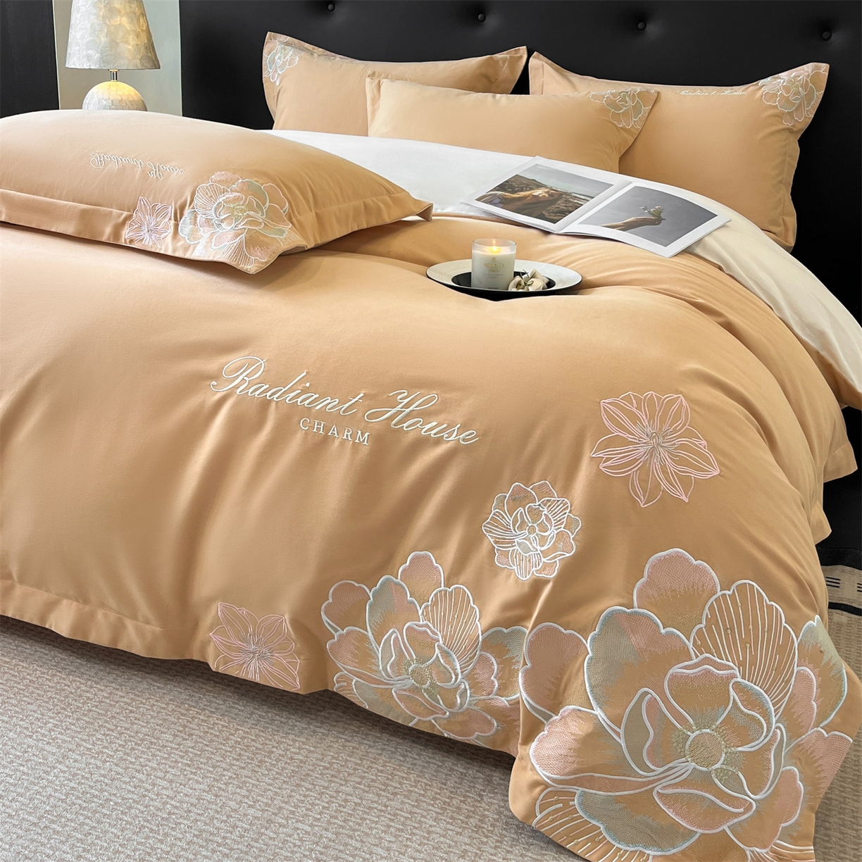 91家纺网 家纺一手货源 找家纺 笙意家纺 2025新款A类全棉磨毛刺绣四件套-秘境系列 秘境-贝卡黄+柔雾米