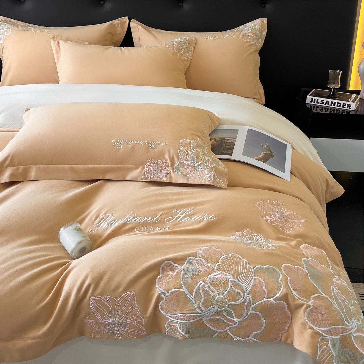 91家纺网 家纺一手货源 找家纺 笙意家纺 2025新款A类全棉磨毛刺绣四件套-秘境系列 秘境-贝卡黄+柔雾米